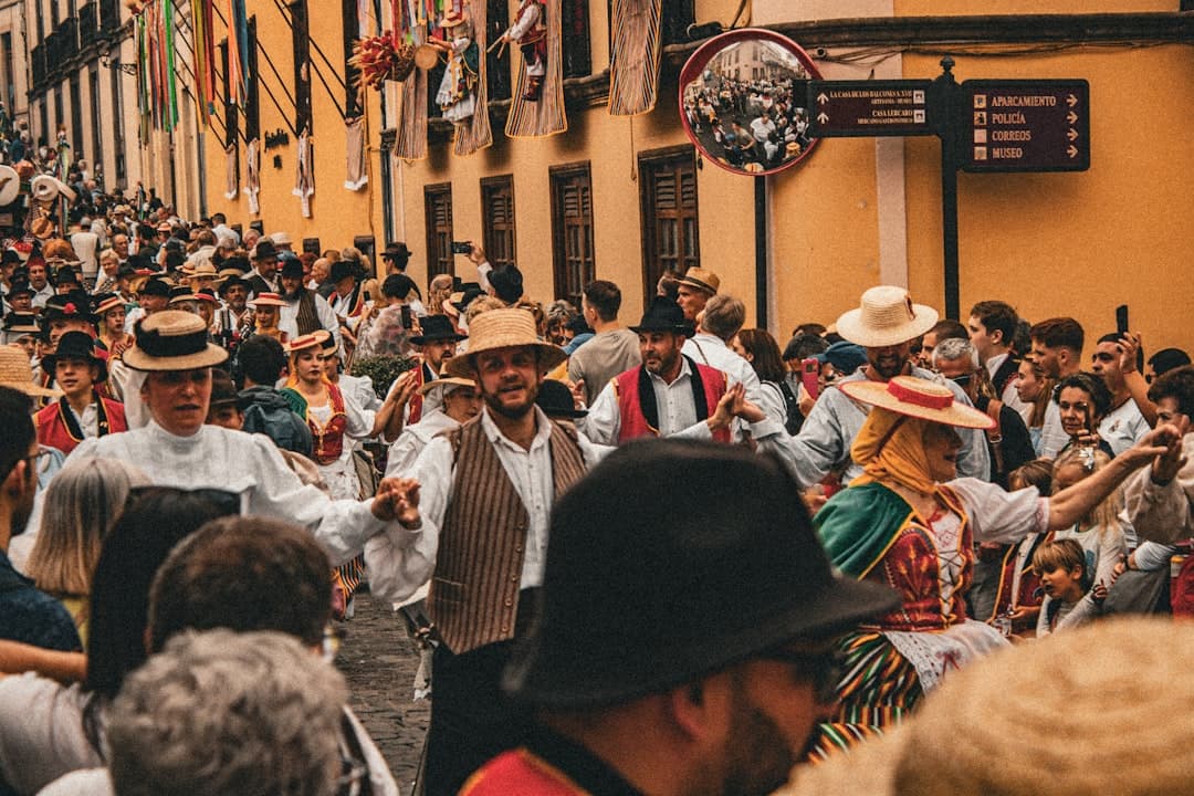 Hablantes de Herencia en Locución: Por Qué la Segunda Generación