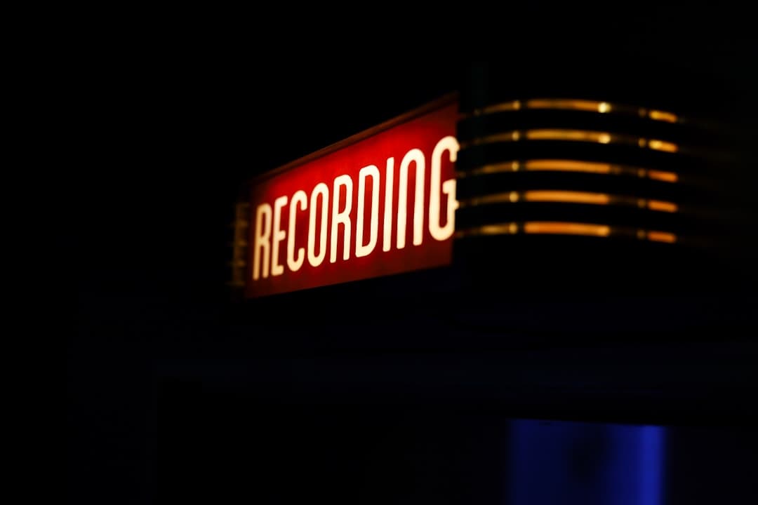 El Costo Oculto de Re-Grabar Audio de E-Learning en Español Malo