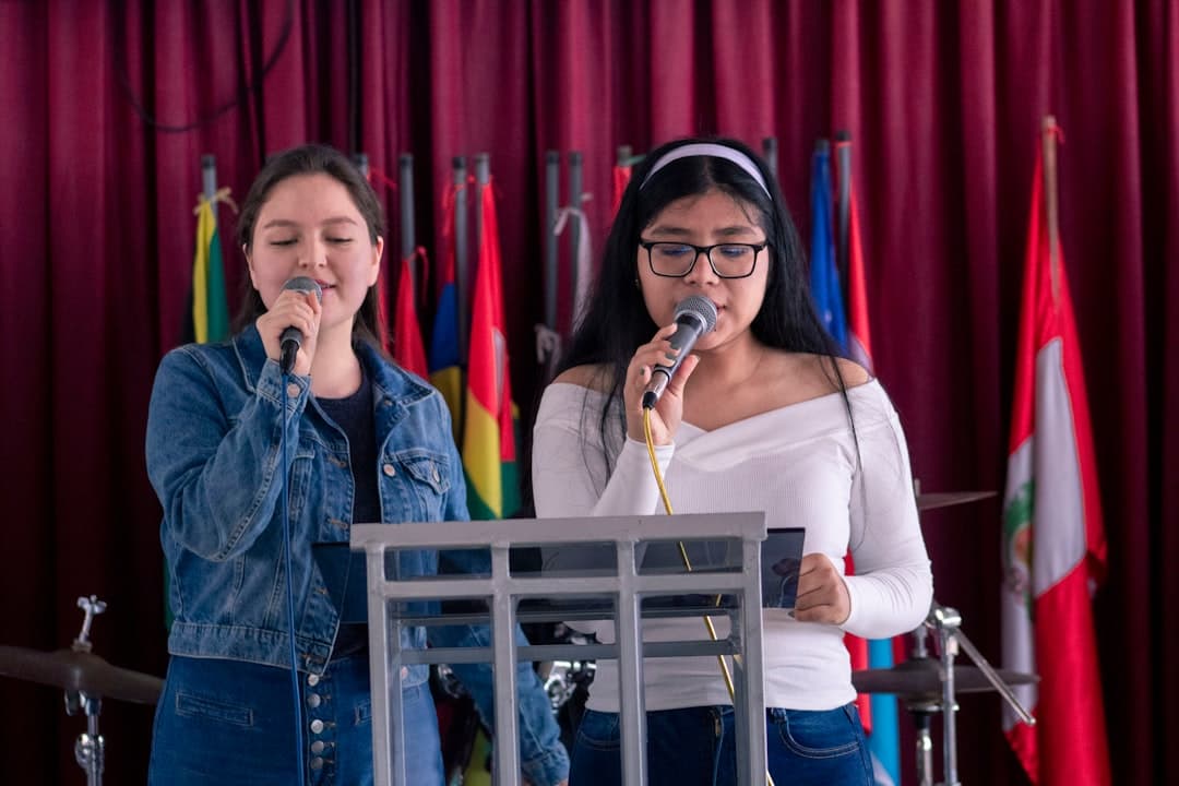 Why Bilingual E-Learning Needs Two Separate Voice Over Artists