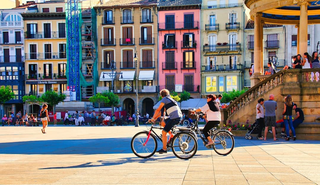 Por Qué la Mejor Voz AI en Español Todavía Suena Como un Turista