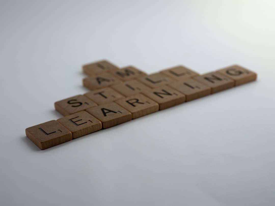 Why AI Voice Over Is Killing Spanish E-Learning Effectiveness