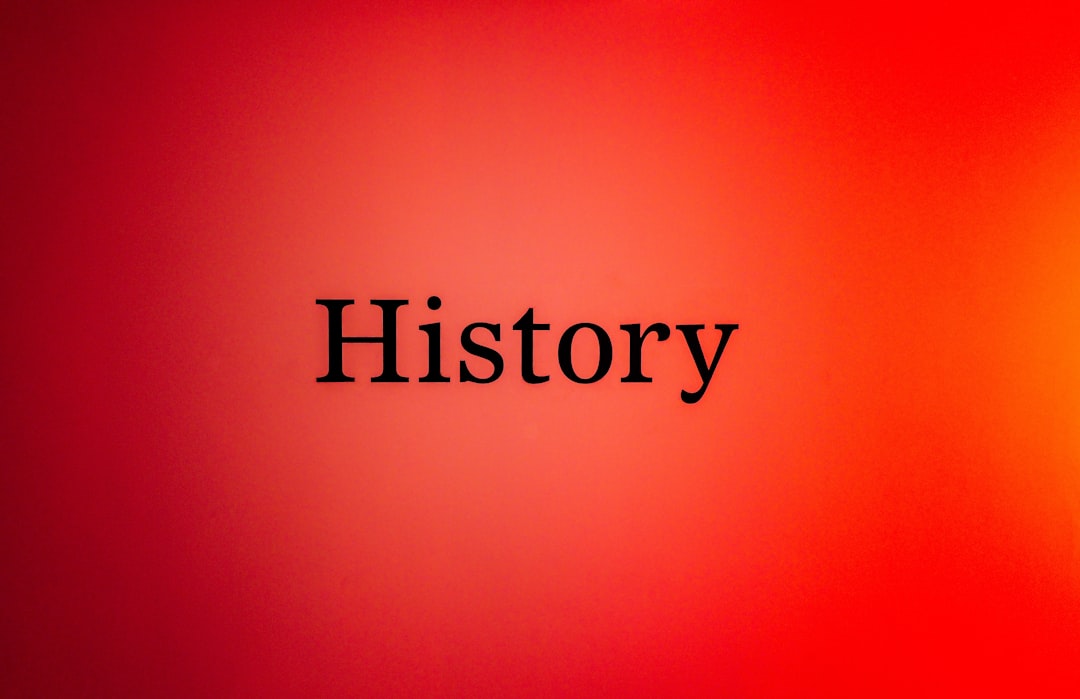 Spanish voice over history evolution shown through vintage and modern recording equipment