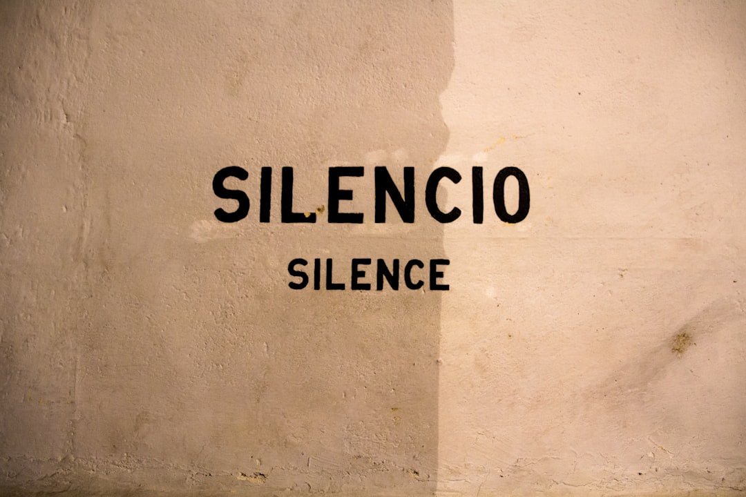 How to recognize neutral Spanish voice over when you don't speak the language