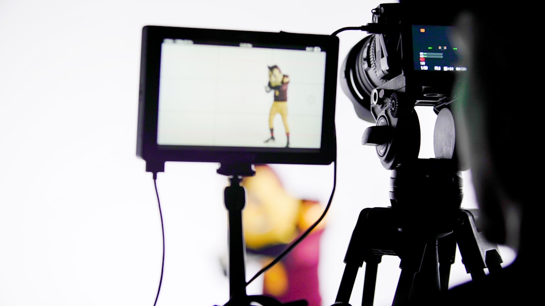 The Difference Between a Spanish TV Commercial Voice and a Corporate