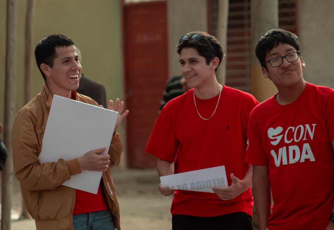 Voice over artist solving pacing problem in Spanish corporate video script recording
